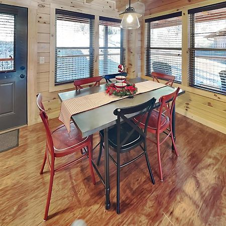 Woodland Escape Villa Pigeon Forge Dış mekan fotoğraf