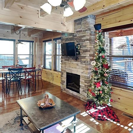 Woodland Escape Villa Pigeon Forge Dış mekan fotoğraf