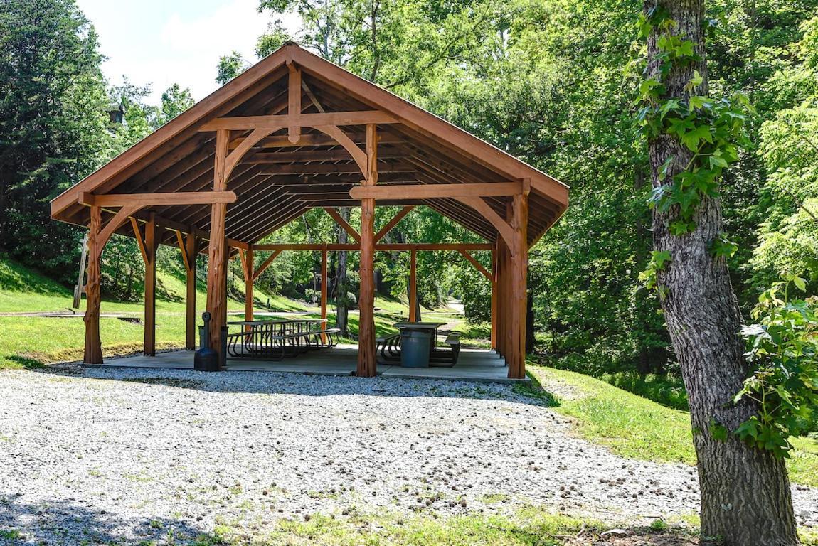 Woodland Escape Villa Pigeon Forge Dış mekan fotoğraf