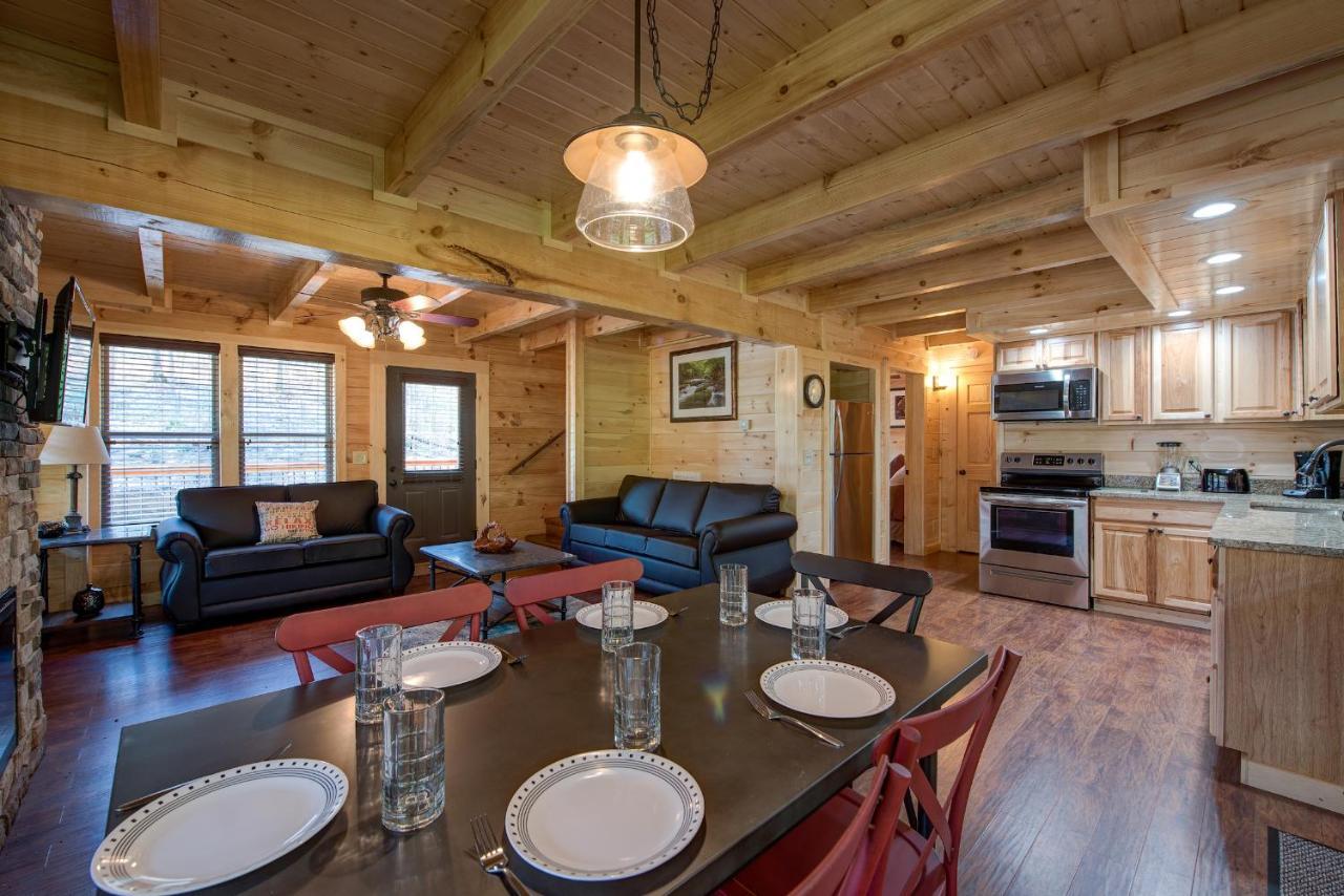 Woodland Escape Villa Pigeon Forge Dış mekan fotoğraf