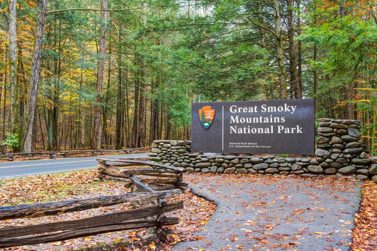 Woodland Escape Villa Pigeon Forge Dış mekan fotoğraf